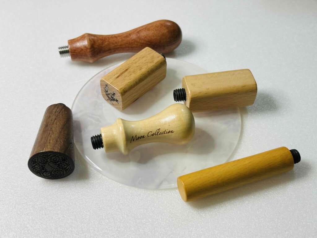 いろいろな木製ハンドルの写真