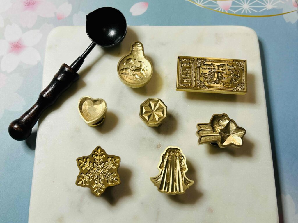 色々な異型シーリングスタンプヘッドの写真